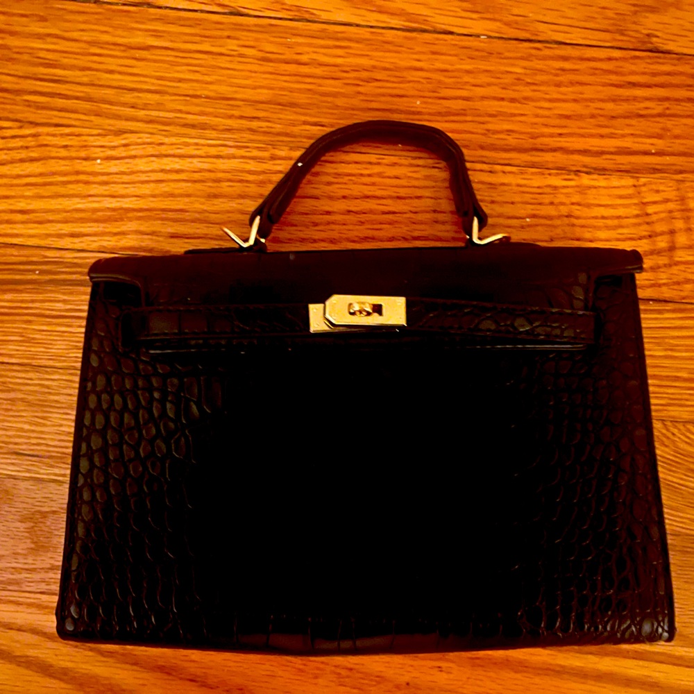 Tuckernuck brand small handbag